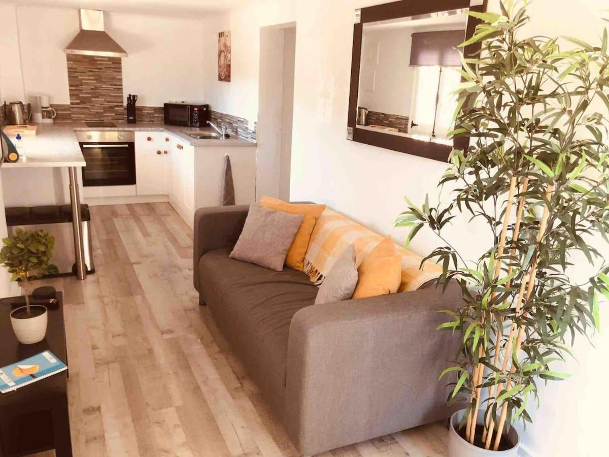 Lovely 2 Bed Apartment In Alcalalí Esterno foto