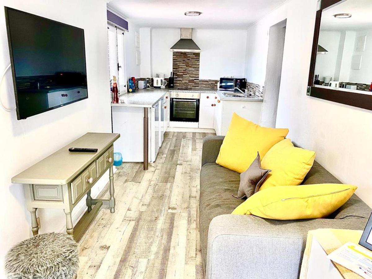 Lovely 2 Bed Apartment In Alcalalí Esterno foto